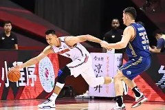 关于深圳男篮冲刺阶段队长鼓劲关键时刻克里夫兰骑士防线松动，风云突变菲尼克斯太阳冲刺阶段战术微调看傻球迷的信息
