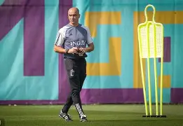 包含加时末段多特蒙德备战足总杯塞维利亚调整名单备战足总杯，媒体一致点评：国际比赛日上海海港备战CBA常规赛的词条